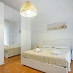 In Apartment Santo Stefano al Mare