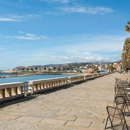 Apartment Stunning In Santo Stefano al Mare