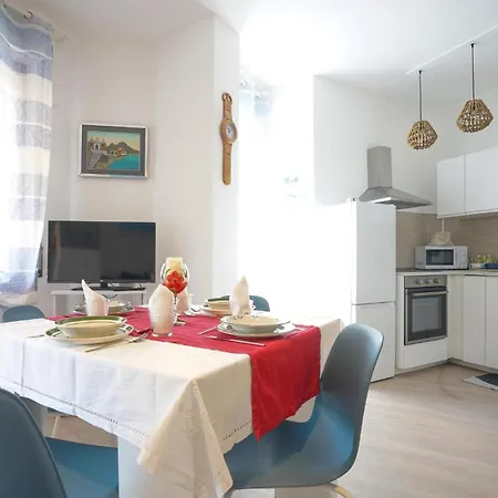 In * Santo Stefano al Mare